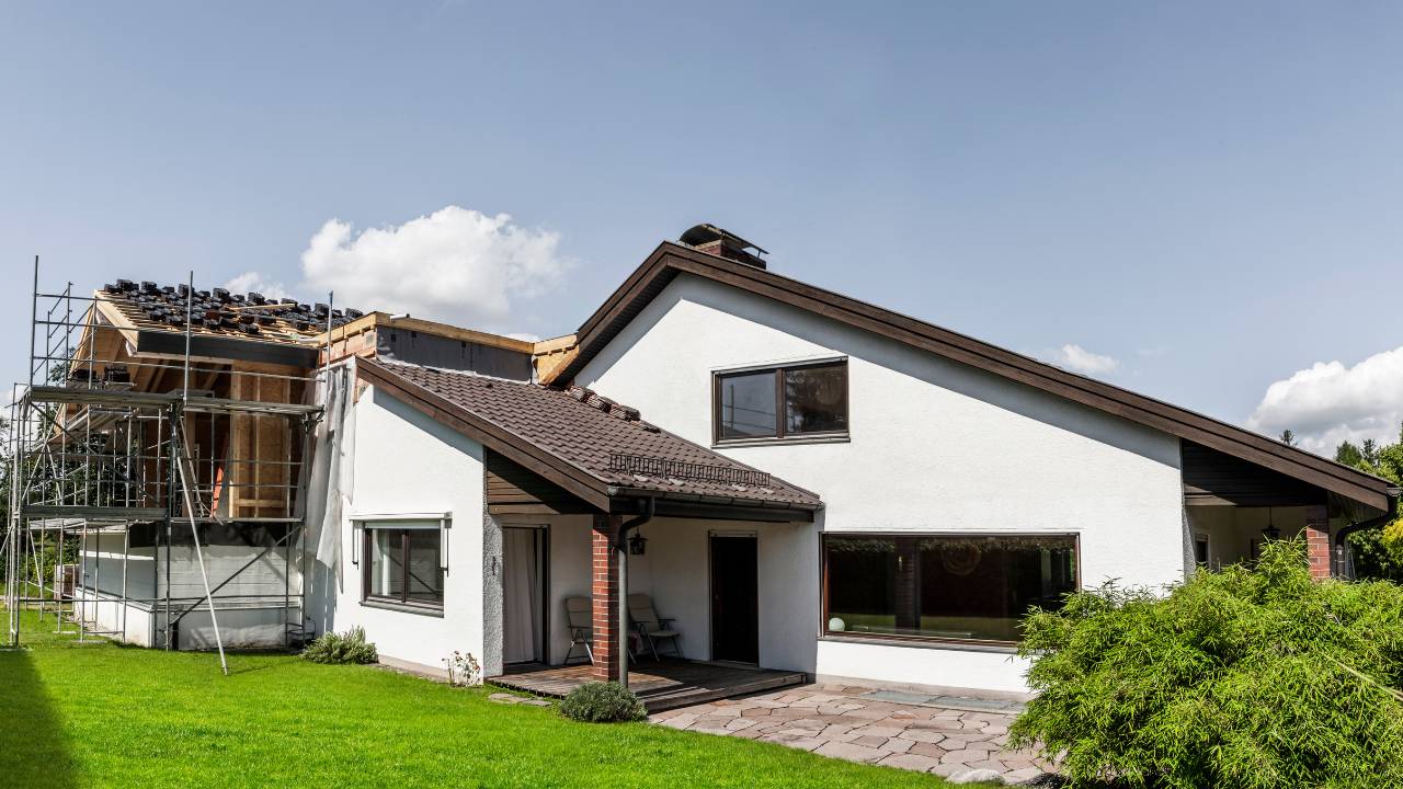 687a413be330a4085e1dd9cb why should you consider an extension for extra living space